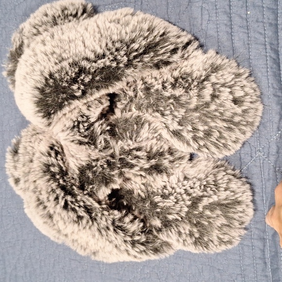 Lipsy Grey Cross Strap Faux Fur Slippers - Picture 2 of 3